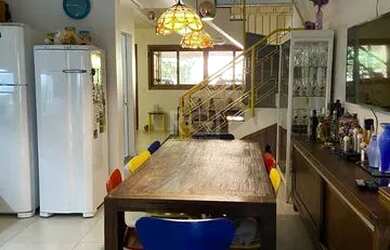 Imagem: A casa em condomínio possui 3 Dormitórios, 3 Banheiros, 2