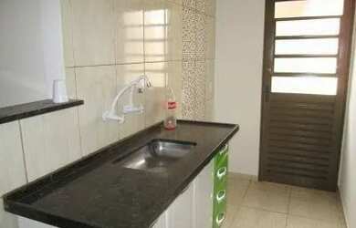 Imagem: A casa possui 3 Dormitórios, 2 Banheiros, 2 Vagas na garagem