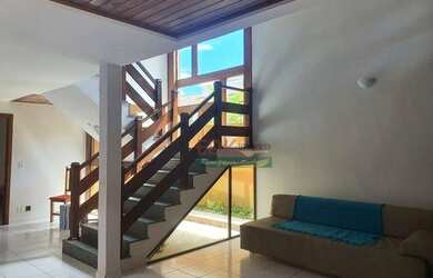 Imagem: A casa possui 4 Dormitórios, 5 Banheiros, 5 Vagas na garagem