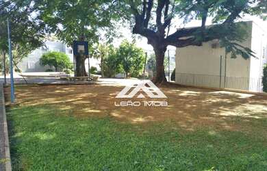 Imagem: O apartamento possui 3 Dormitórios, 1 Banheiro, 1 Vaga na garagem