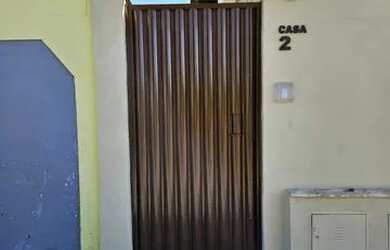 Imagem: A casa possui 2 Dormitórios, 1 Banheiro, 1 Vaga na garagem