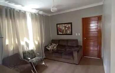 Imagem: A casa possui 2 Dormitórios, 2 Banheiros, 2 Vagas na garagem