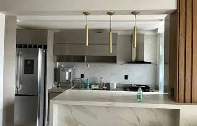 Imagem: O apartamento possui 2 Dormitórios, 2 Banheiros e 2 Vagas na