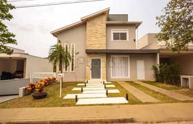 Imagem: A casa em condomínio possui 4 Dormitórios, 3 Banheiros, 3