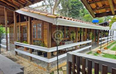 Imagem: A casa em condomínio possui 3 Dormitórios, 3 Banheiros, 4