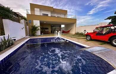 Imagem: A casa em condomínio possui 5 Dormitórios, 5 Banheiros, 4