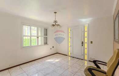 Imagem 8: Casa ampla 2 andares com 3 dormitórios e suíte no bairro Duque De Caxias