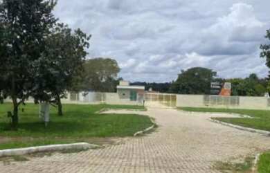 Imagem: A casa em condomínio possui 4 Dormitórios, 5 Banheiros, 5