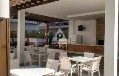 Imagem 11: Harmonia e Sofisticação Apartamento de 2 Quartos com Design Contemporâneo