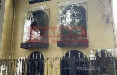 Imagem: O depósito possui 2 Vagas na garagem, 347m² de Área e está