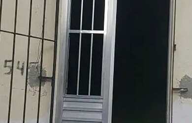 Imagem: A casa possui 2 Dormitórios, 1 Banheiro e está localizado