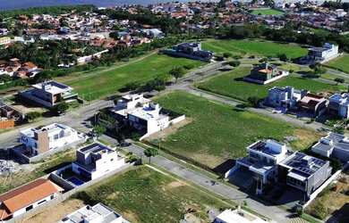 Imagem: O terreno possui 450m² de Área e está localizado em Barra