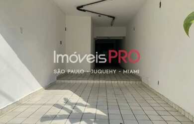 Imagem: O depósito possui 2 Vagas na garagem, 220m² de Área e está