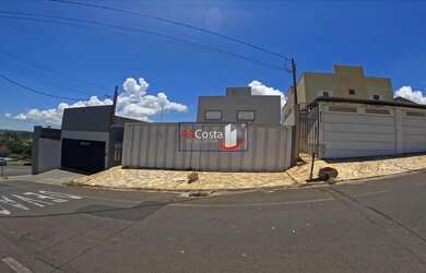 Imagem: O apartamento possui 2 Dormitórios, 1 Banheiro, 2 Vagas na