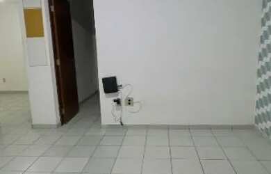 Imagem: O apartamento possui 2 Dormitórios, 1 Banheiro e 1 Vaga na