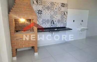 Imagem: A casa possui 4 Dormitórios, 2 Banheiros, 2 Vagas na garagem