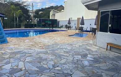 Imagem: A casa em condomínio possui 3 Dormitórios, 5 Banheiros, 5