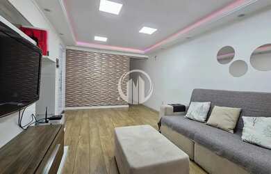 Imagem: A casa à venda possui 2 Dormitórios, 1 Banheiro, 2 Vagas na