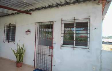 Imagem: A casa possui 2 Dormitórios, 1 Banheiro, 62m² de Área e