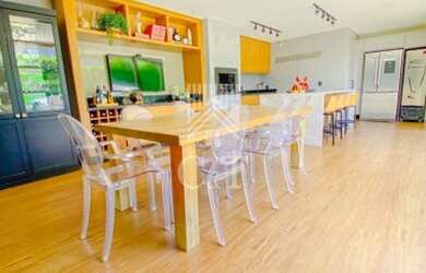 Imagem: A casa possui 3 Dormitórios, 3 Banheiros, 3 Vagas na garagem