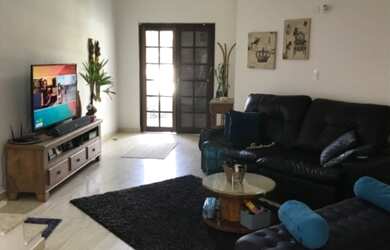 Imagem: A casa em condomínio possui 2 Dormitórios, 3 Banheiros, 110m²