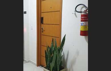 Imagem: O apartamento possui 2 Dormitórios, 1 Banheiro, 2 Vagas na