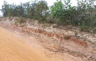 Imagem: O terreno possui 360m² de Área e está localizado em Centro