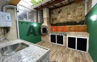 Imagem: A casa em condomínio possui 4 Dormitórios, 3 Banheiros, 1