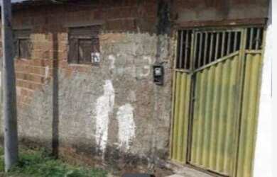 Imagem: A casa possui 2 Dormitórios, 1 Banheiro e está localizado