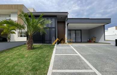 Imagem: A casa em condomínio possui 3 Dormitórios, 4 Banheiros, 4