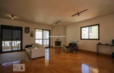 Imagem: O apartamento possui 3 Dormitórios, 1 Banheiro, 4 Vagas na