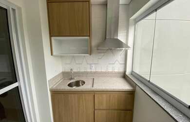 Imagem: O apartamento possui 1 Dormitório, 1 Banheiro, 1 Vaga na garagem