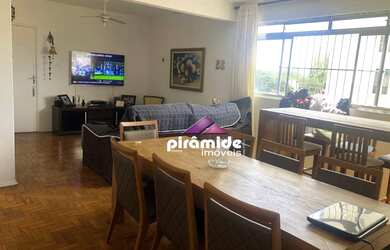 Imagem: O apartamento possui 3 Dormitórios, 1 Banheiro, 2 Vagas na