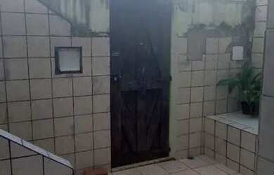 Imagem: A casa possui 1 Dormitório, 1 Banheiro e está localizado