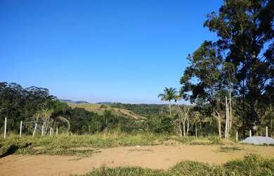 Imagem: O terreno possui 600m² de Área e está localizado em Jardim