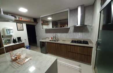 Imagem: A casa em condomínio possui 2 Dormitórios, 5 Banheiros, 2