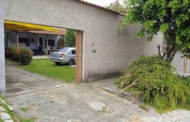 Imagem: A casa possui 2 Dormitórios, 1 Banheiro, 4 Vagas na garagem