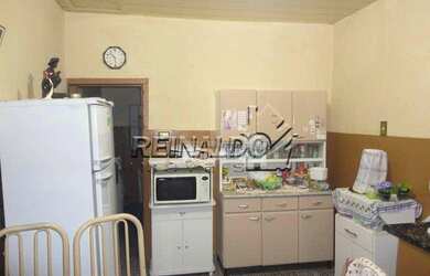 Imagem: A casa possui 3 Dormitórios, 1 Banheiro, 1 Vaga na garagem