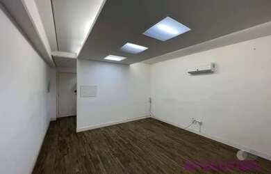 Imagem: O depósito possui 1 Vaga na garagem, 42m² de Área e está