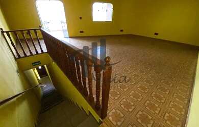 Imagem: A casa possui 3 Dormitórios, 2 Banheiros e 235m² de Área