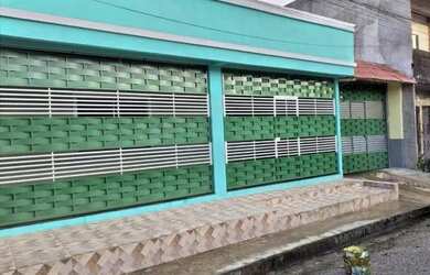 Imagem: A casa possui 2 Dormitórios, 1 Banheiro e 2 Vagas na garagem