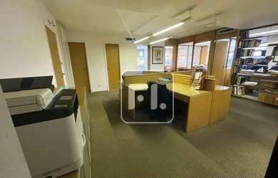 Imagem: O depósito possui 3 Vagas na garagem, 150m² de Área, Imóvel