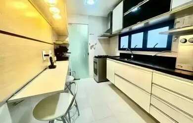 Imagem: O apartamento possui 4 Dormitórios, 3 Banheiros, 4 Vagas na