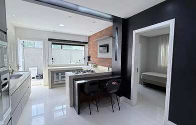 Imagem 7: Imóvel para aluguel possui 400 metros quadrados com 5 quartos