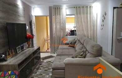 Imagem: A casa possui 3 Dormitórios, 3 Banheiros, 2 Vagas na garagem