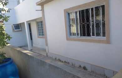 Imagem: A casa possui 2 Dormitórios, 1 Banheiro e está localizado