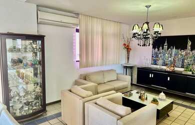 Imagem: O apartamento possui 4 Dormitórios, 5 Banheiros, 2 Vagas na