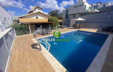 Imagem: A casa possui 3 Dormitórios, 2 Banheiros, 3 Vagas na garagem