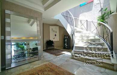 Imagem: O apartamento na cobertura possui 4 Dormitórios, 5 Banheiros