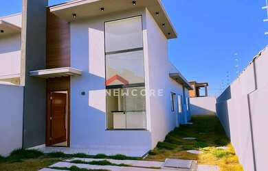 Imagem: A casa possui 3 Dormitórios, 2 Banheiros, 1 Vaga na garagem